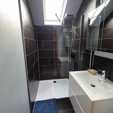 Проживание в семье Chambre De Amandine A Gerpinnes