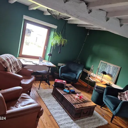 Проживание в семье Chambre De Amandine A Gerpinnes